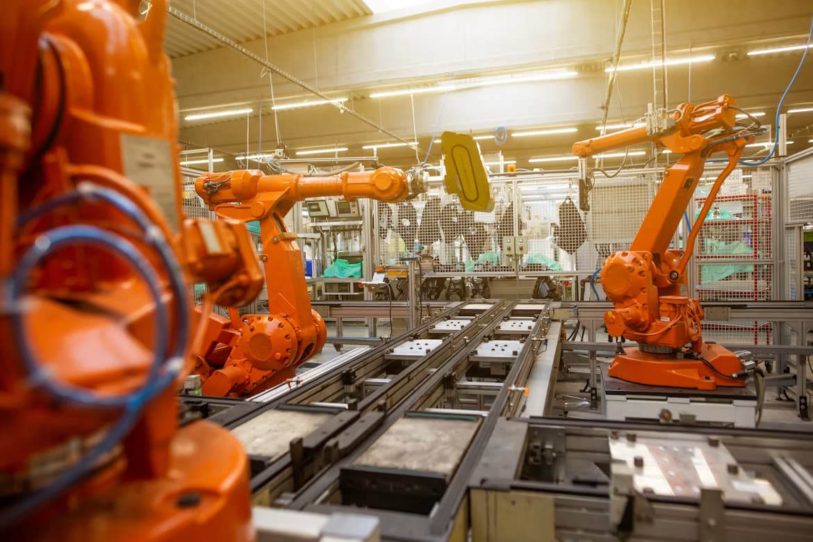 MANUFACTURING & LOGISTICS